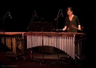 Prabhu EDOUARD (Tablas) et Johann BERBY (Basse)