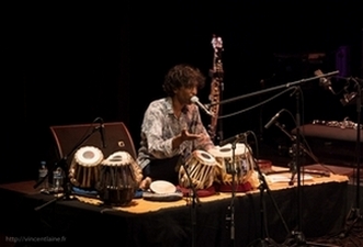 Prabhu EDOUARD (Tablas) et Johann BERBY (Basse)