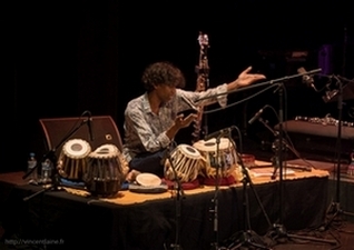 Prabhu EDOUARD (Tablas) et Johann BERBY (Basse)